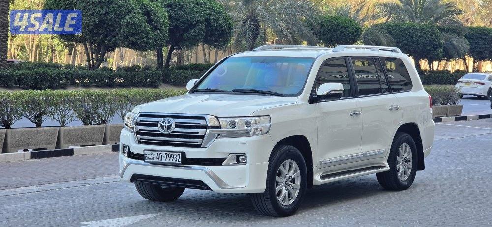 للبيع لاندكروز GXR V8 موديل 2016
ماشي 2500