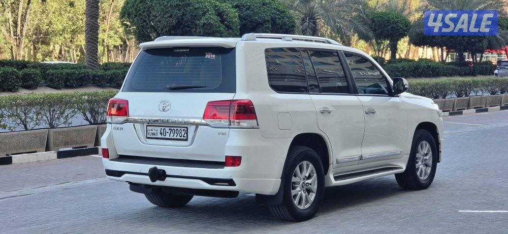 للبيع لاندكروز GXR V8 موديل 2016
ماشي 2503