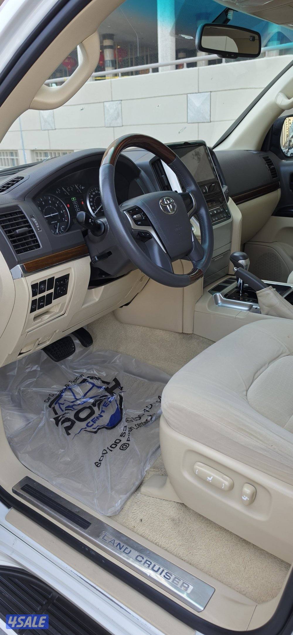 للبيع لاندكروز GXR V8 موديل 2016
ماشي 2504