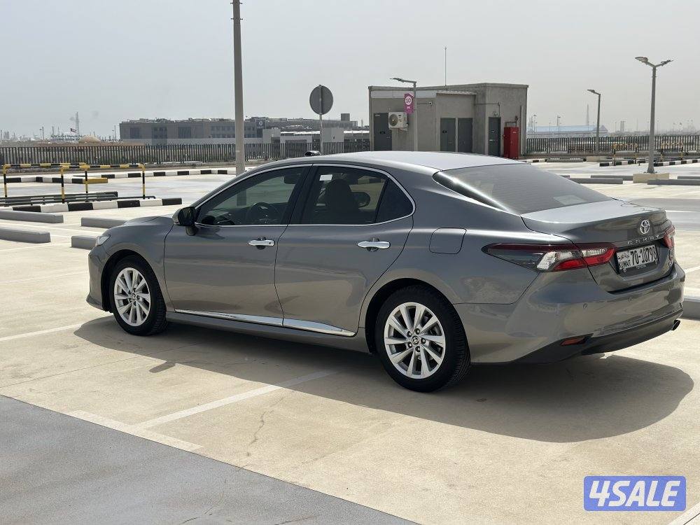 للبيع كامري 2023 مالك اول0