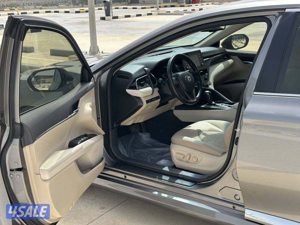 للبيع كامري 2023 مالك اول4