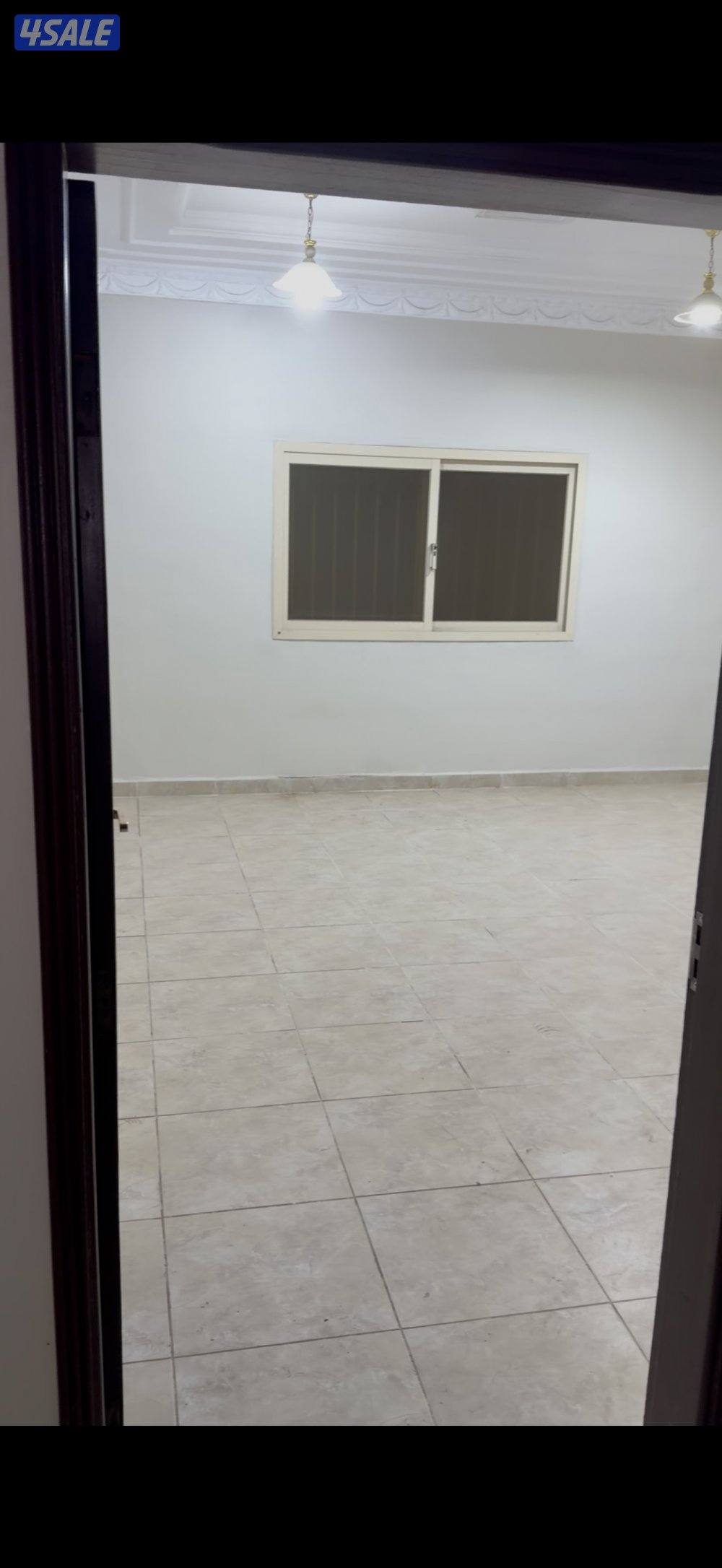 شقه للأجار في عبدالله المبارك ق٨ ٤ غرف0