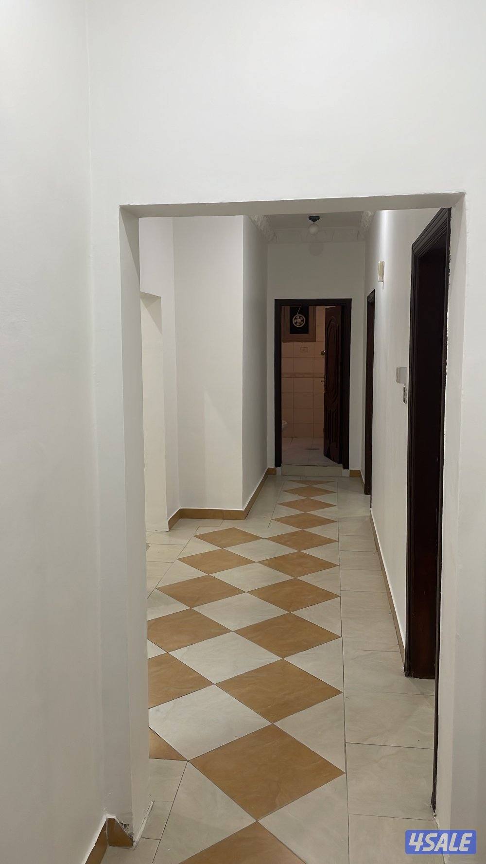 للإيجار شقق بإشبيلية ارضي وصباح الناصر وخيطان 4غرف وغرفة خادمهههه و5 غ4