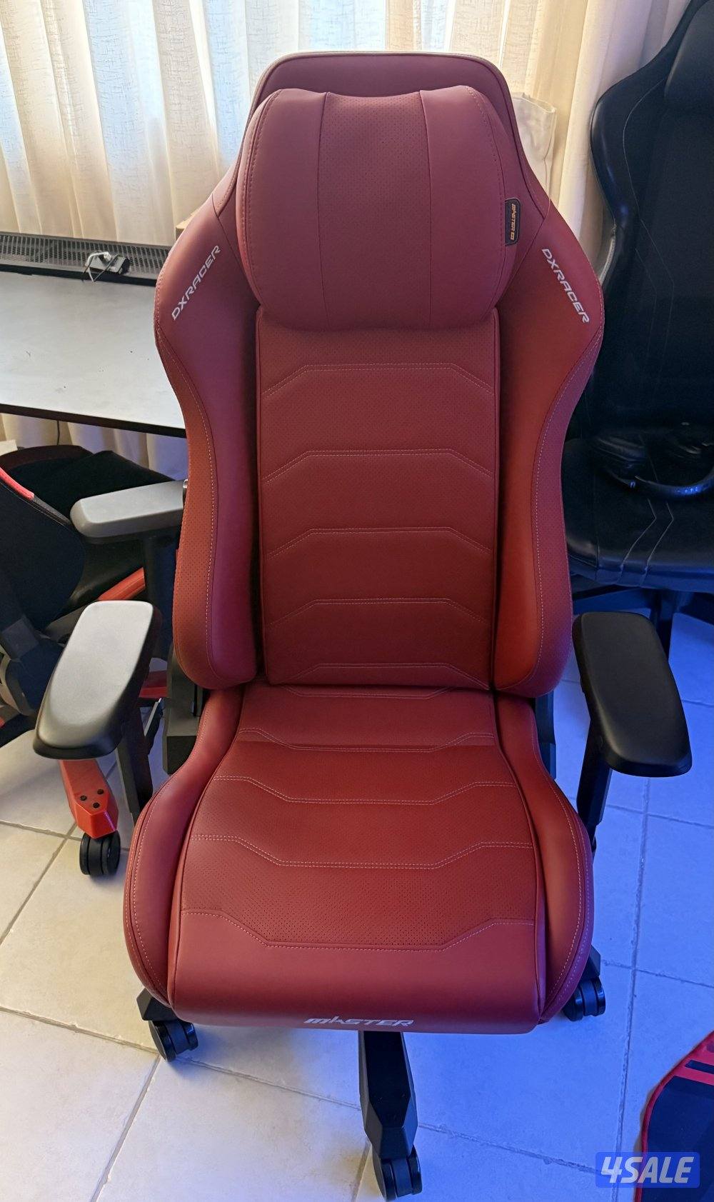 Dx racer master xl gaming chair & cooler master hybrid 1 ergo g chair0
