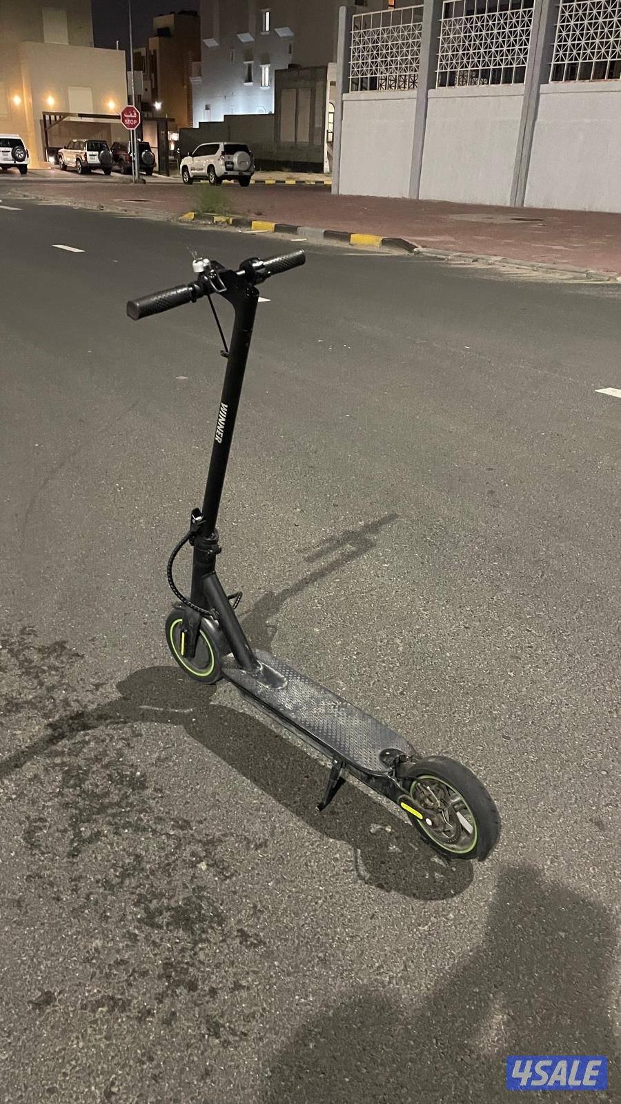 نضيف بطارية بحالة ممتازة يمشي ٥٥0