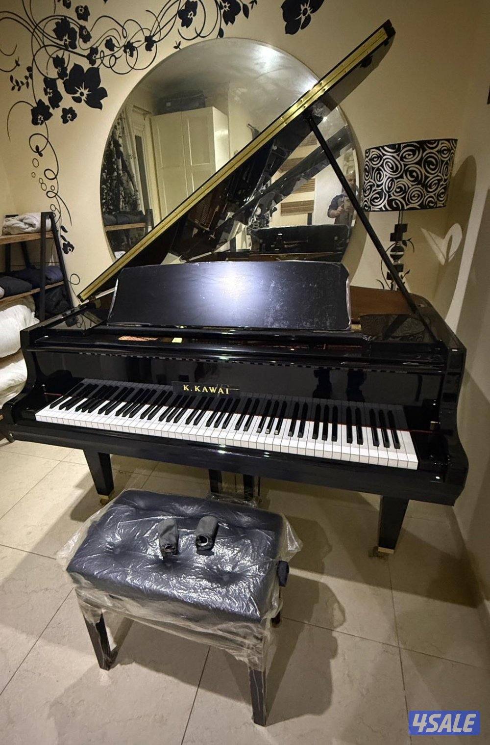 Grand piano بحاله المصنع2