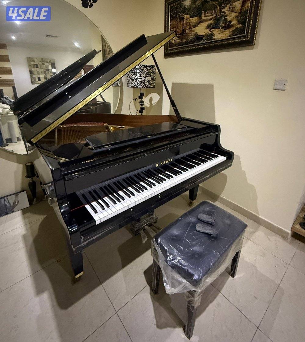 Grand piano بحاله المصنع4