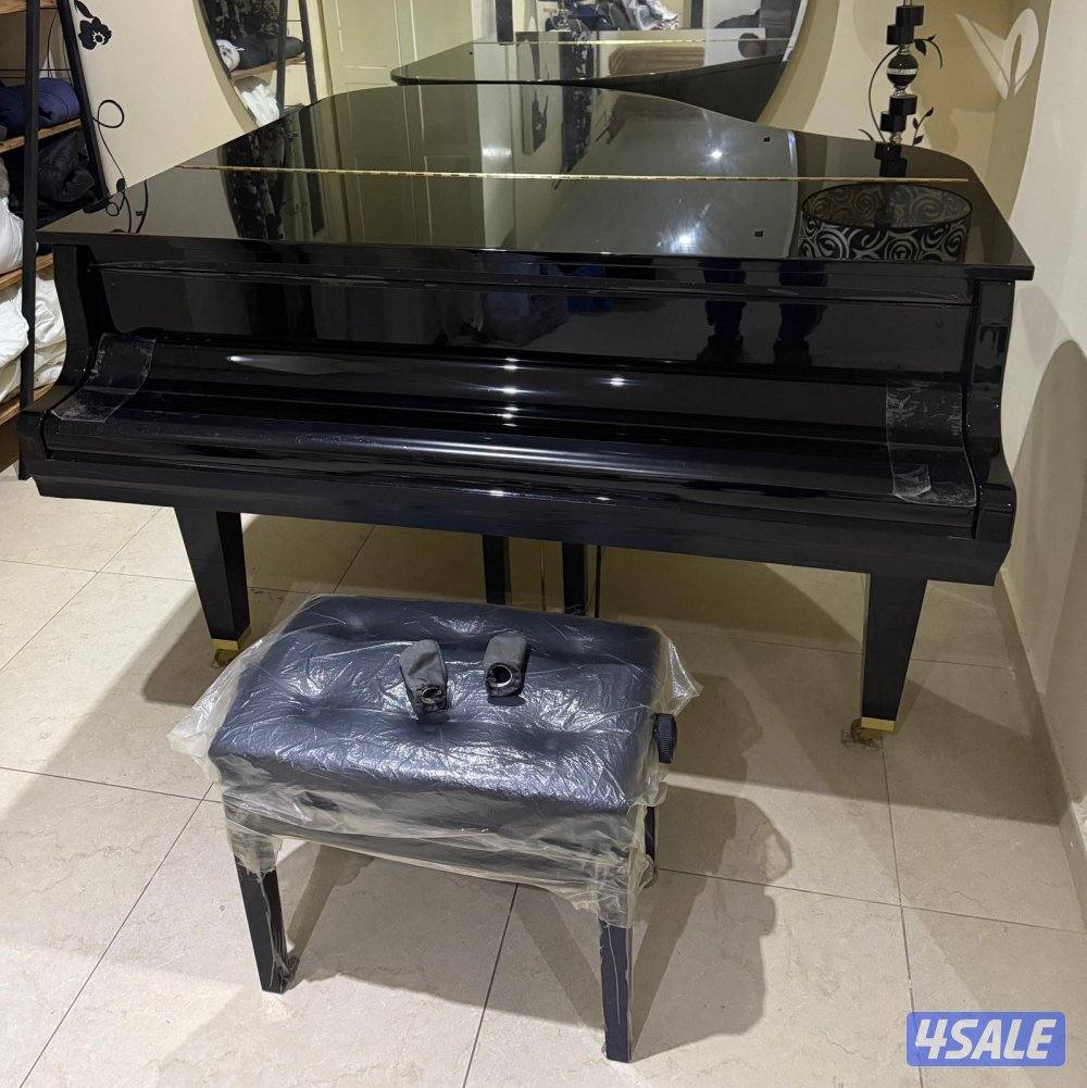 Grand piano بحاله المصنع5