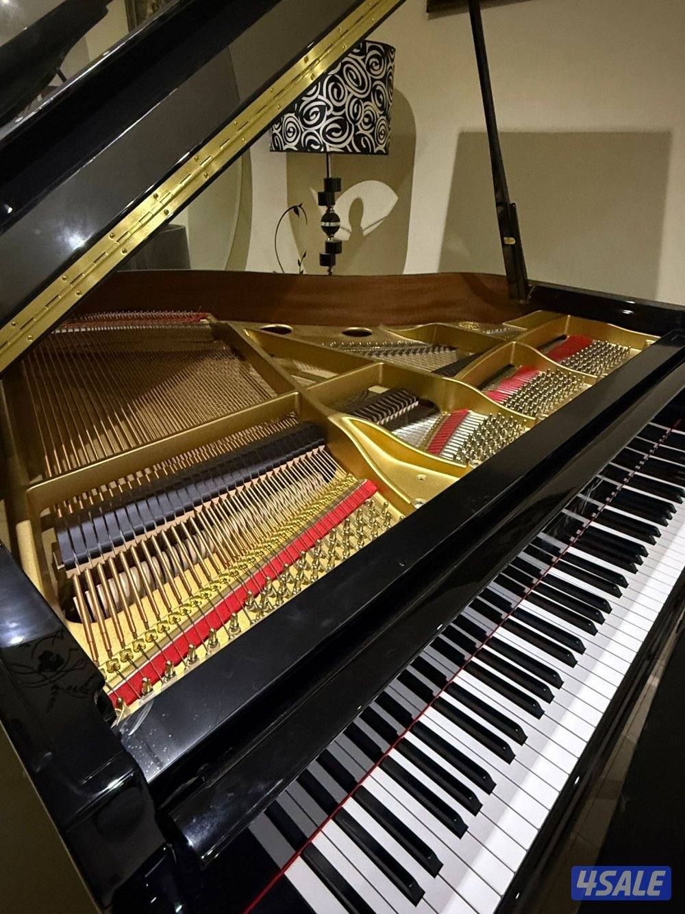 Grand piano بحاله المصنع6