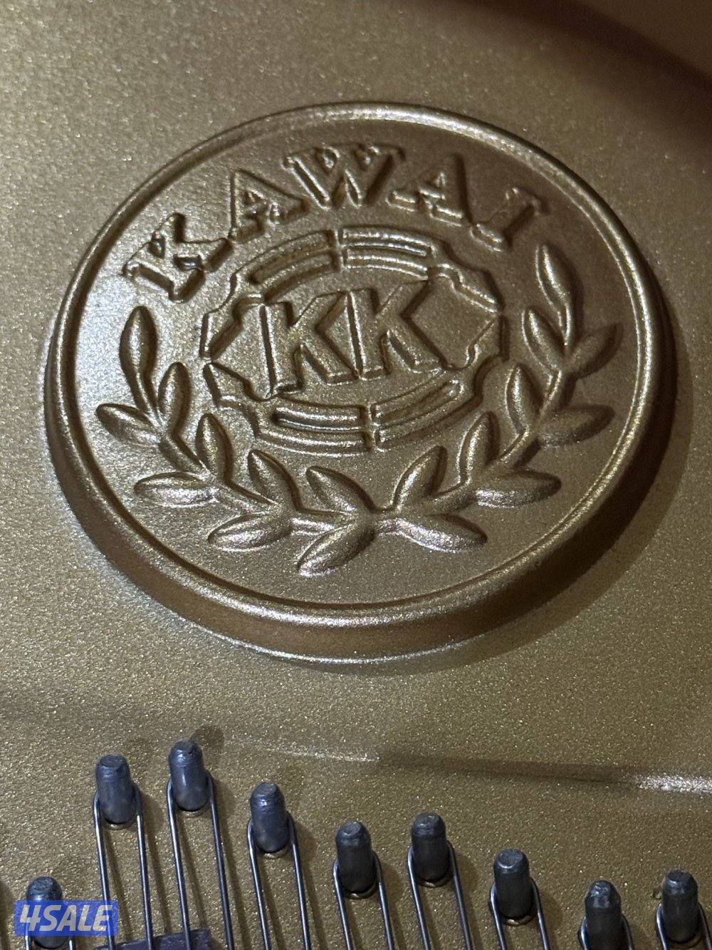 Grand piano بحاله المصنع7