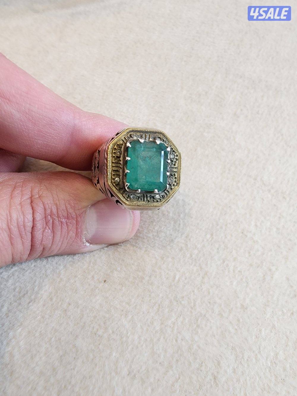 خاتم ملكي مميز من الزمرد الزامبي الطبيعي والالماس0