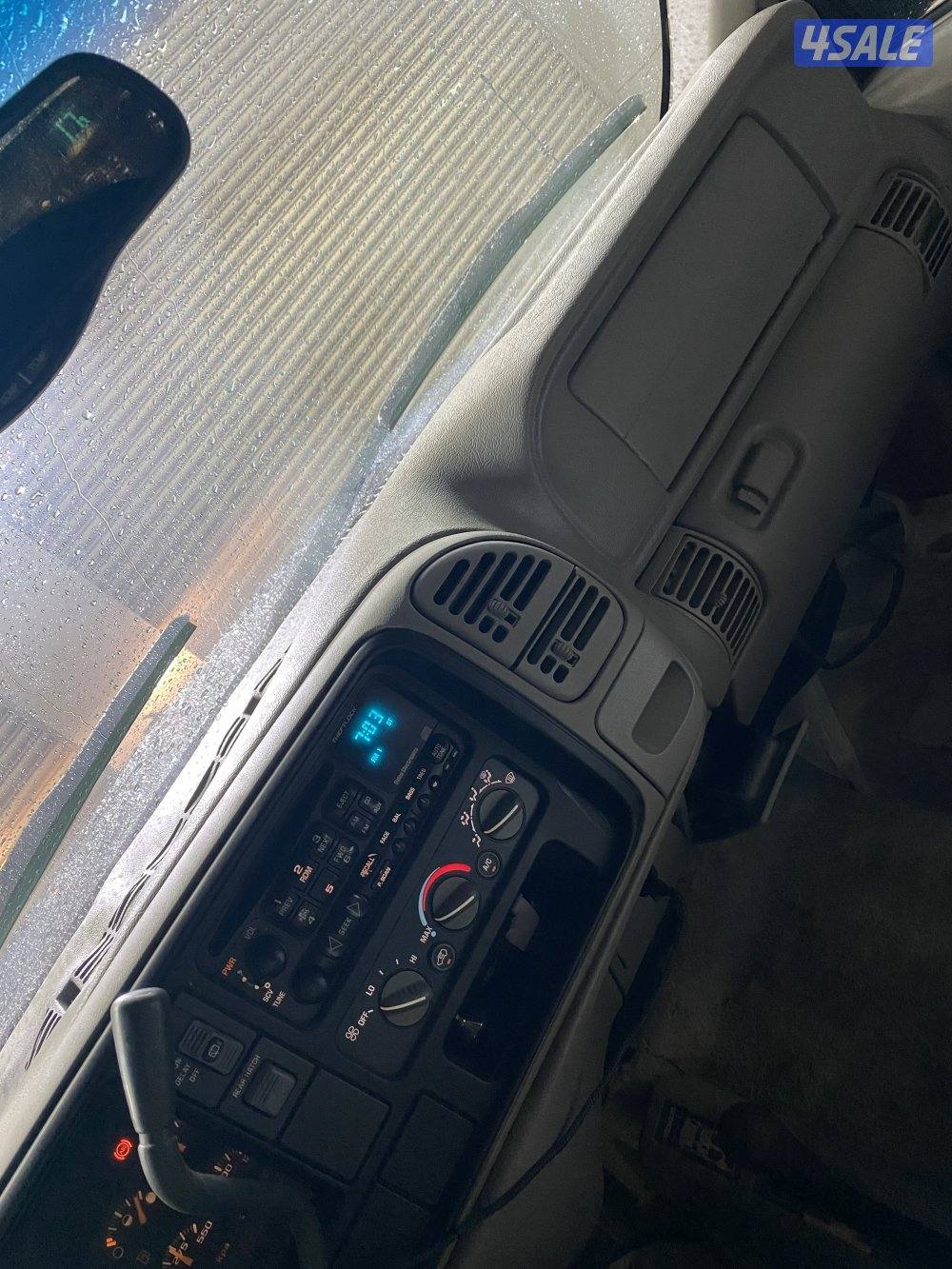 للبيع وليس للبدل يوكن جمس قصير دبل قير GMC YUKON 19984