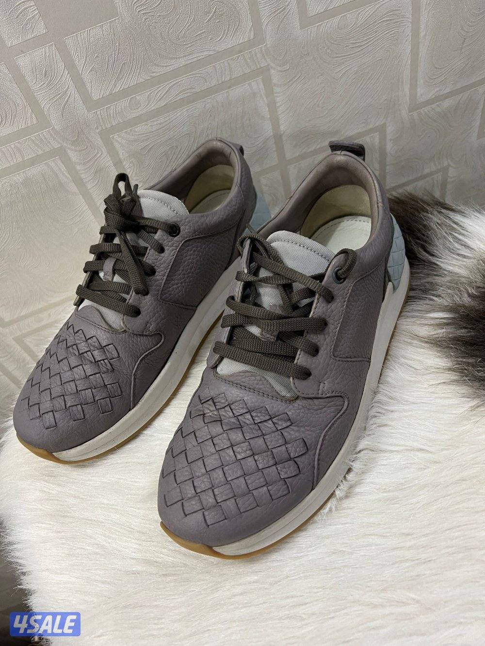 جوتي بوتيقا الاصلي يلبس مقاس ٤١1