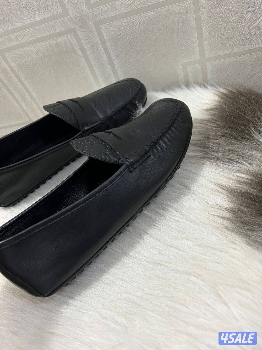 جوتي قوتشي اصلي مقاس ٤٣1