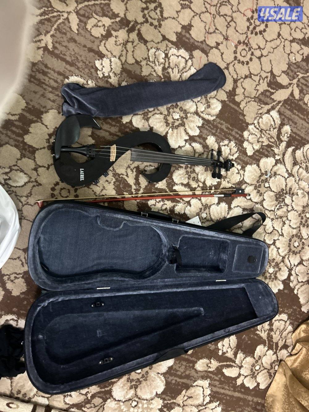 كمان كهربائي نظيف ومع اغراضه3