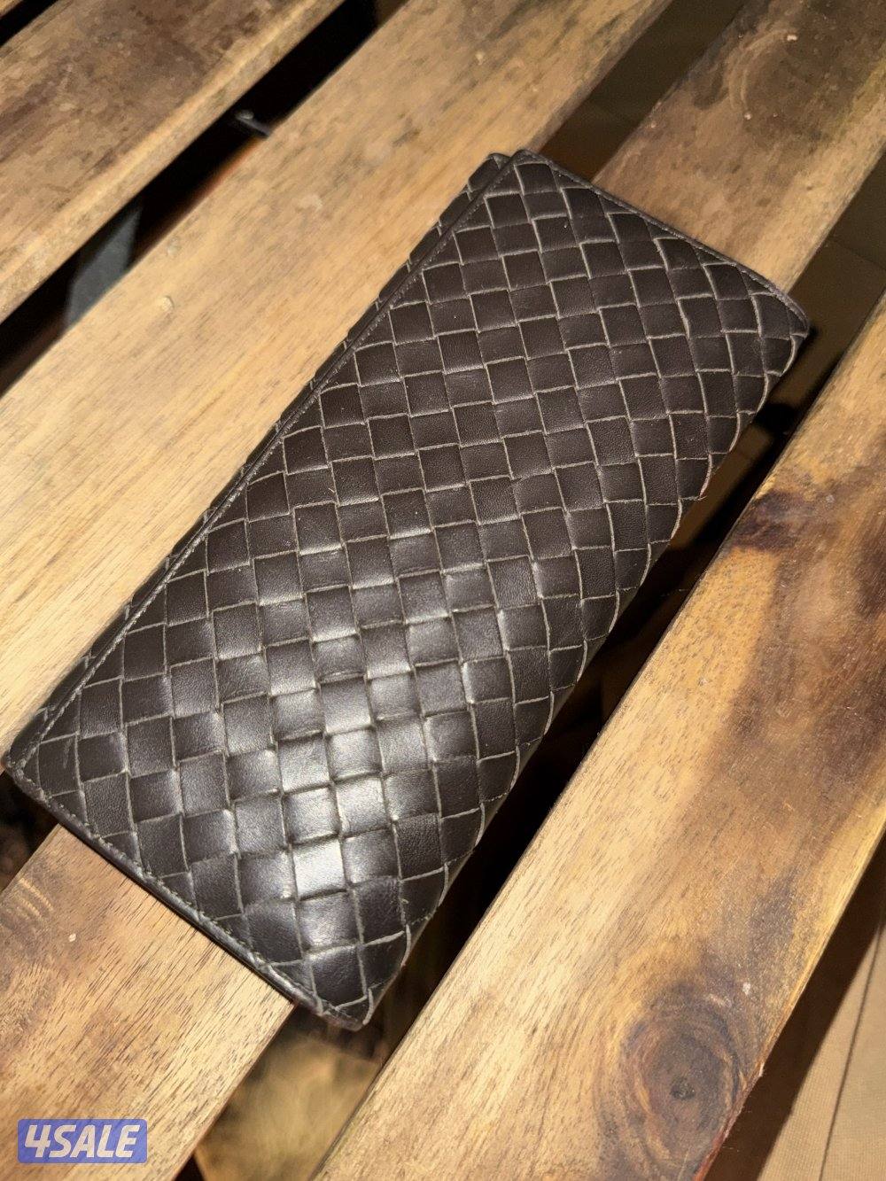 Bottega محفظة السعر الأصلي : ٢٧٥+ . سعر البيع ٤٠ دينار فقط2