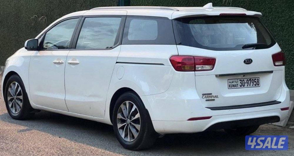 للبيع كيا كرنافال موديل 2016 ماشي 130 الف كامل المواصفات3
