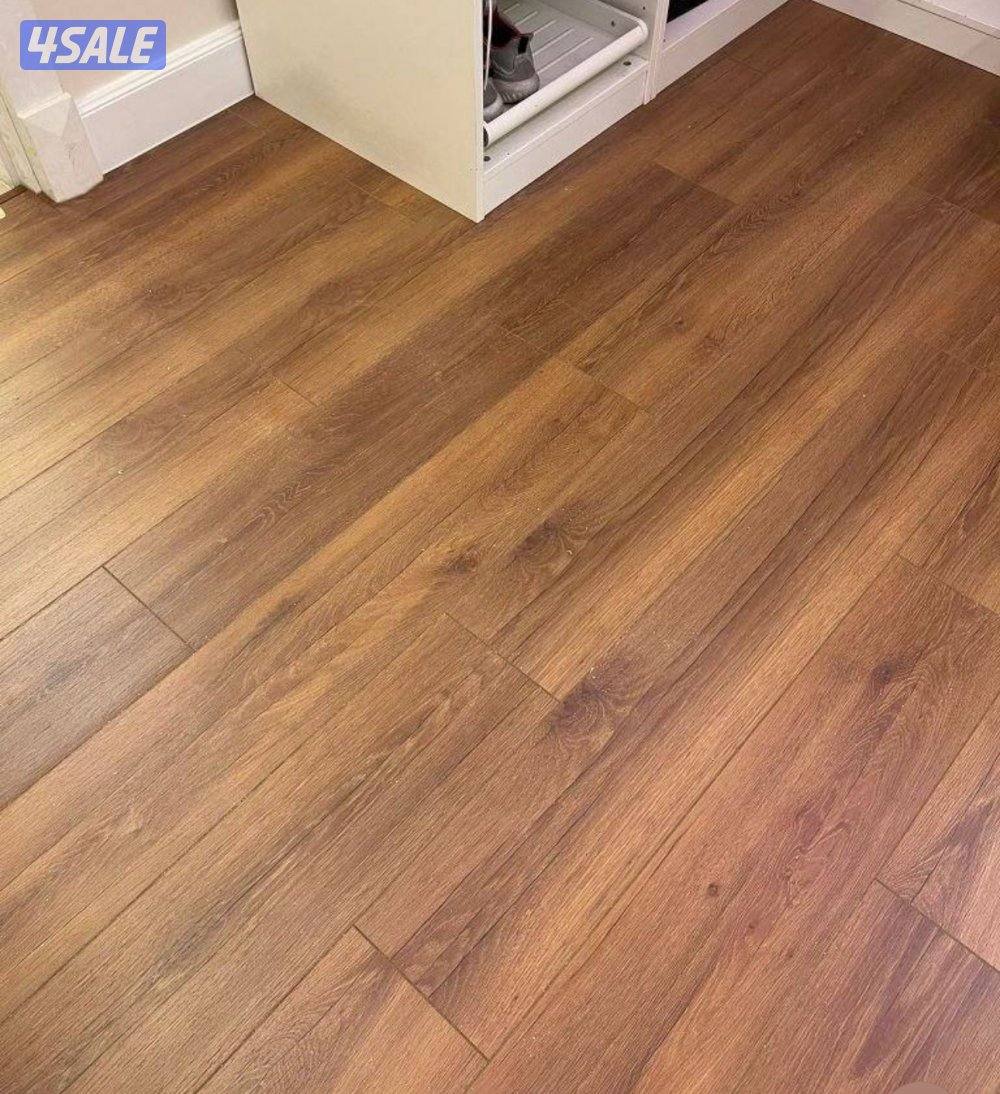 يوجد لدينا جميع انواع السجاد والباركيه رول بجميع الانواع والالوان0