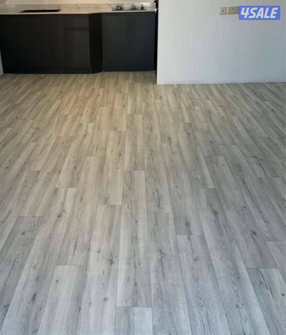 يوجد لدينا جميع انواع السجاد والباركيه رول بجميع الانواع والالوان4