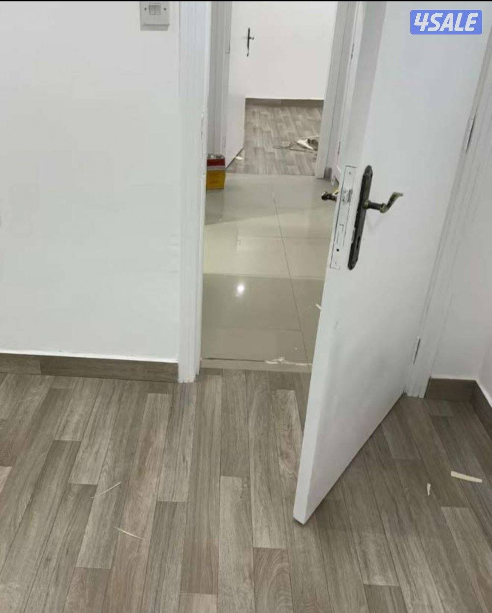 يوجد لدينا جميع انواع السجاد والباركيه رول بجميع الانواع والالوان5