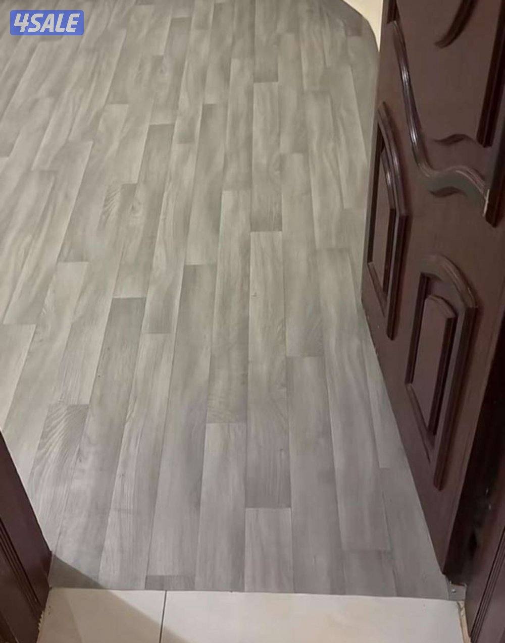 يوجد لدينا جميع انواع السجاد والباركيه رول بجميع الانواع والالوان12