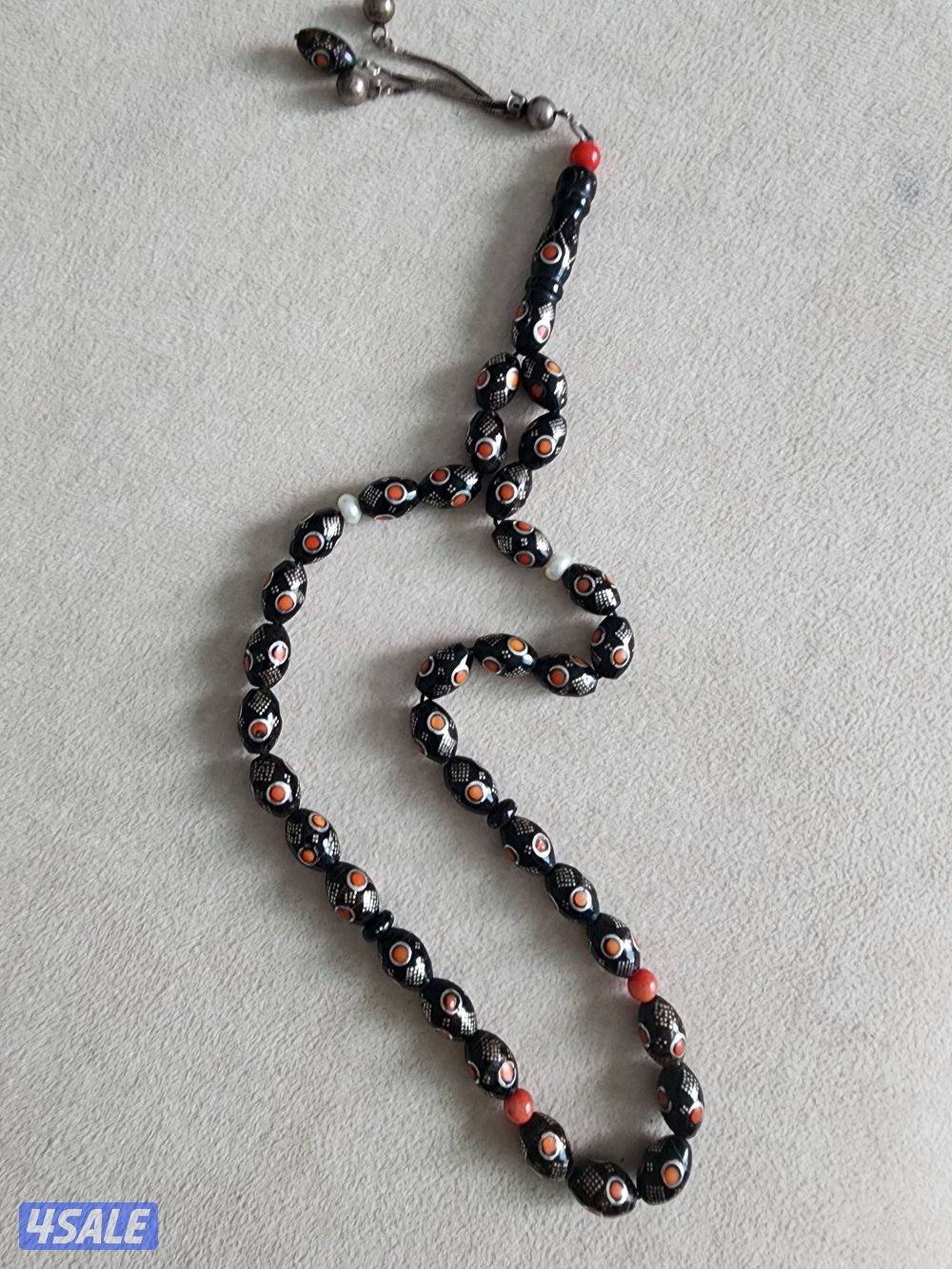 مسباح تحفه من اليسر مطعم فضه وفواصل من اللؤلؤ الأبيض والأحمر لهواه الت4