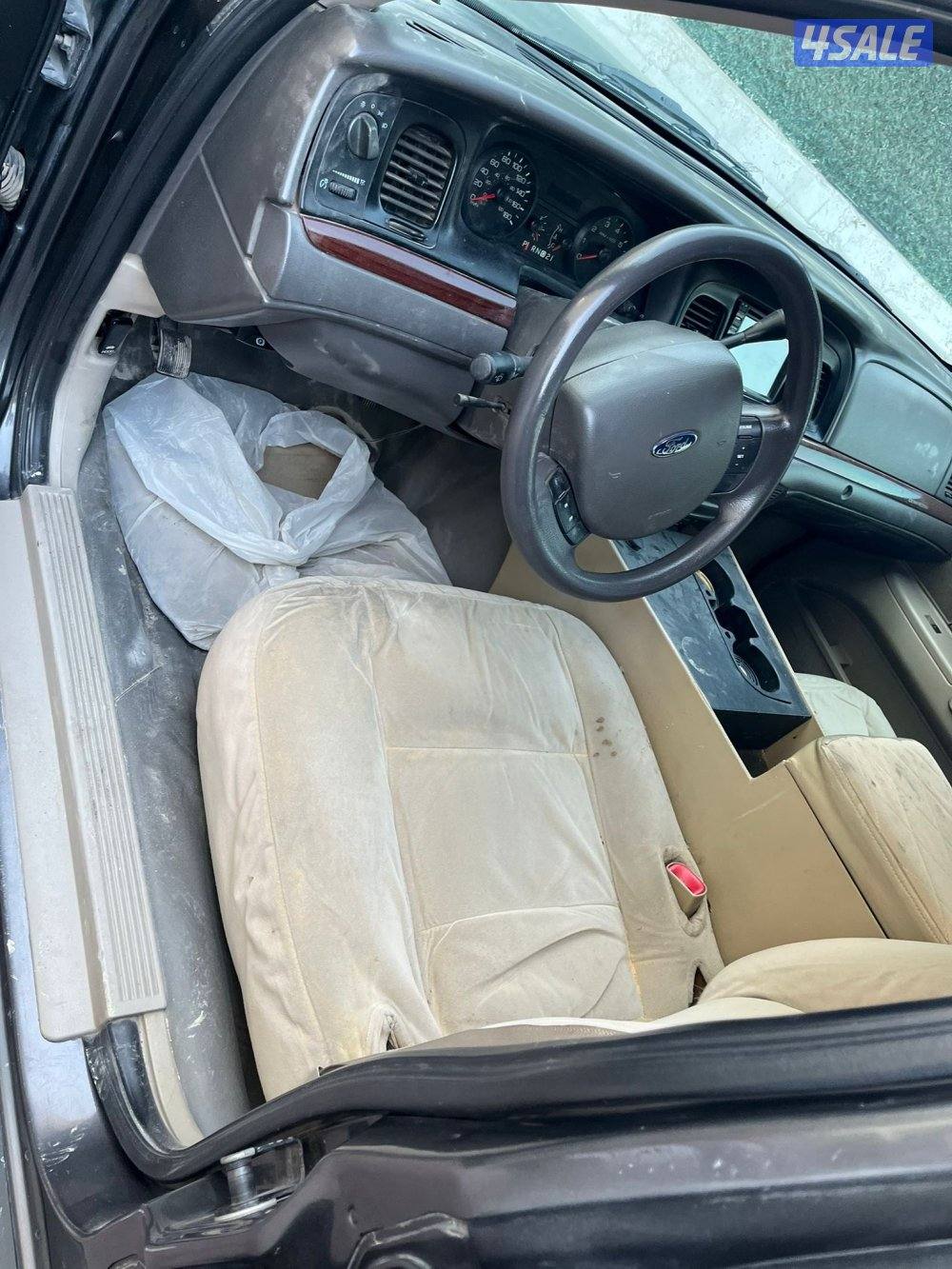 للبيع فورد فكتوريا موديل ٢٠١١2