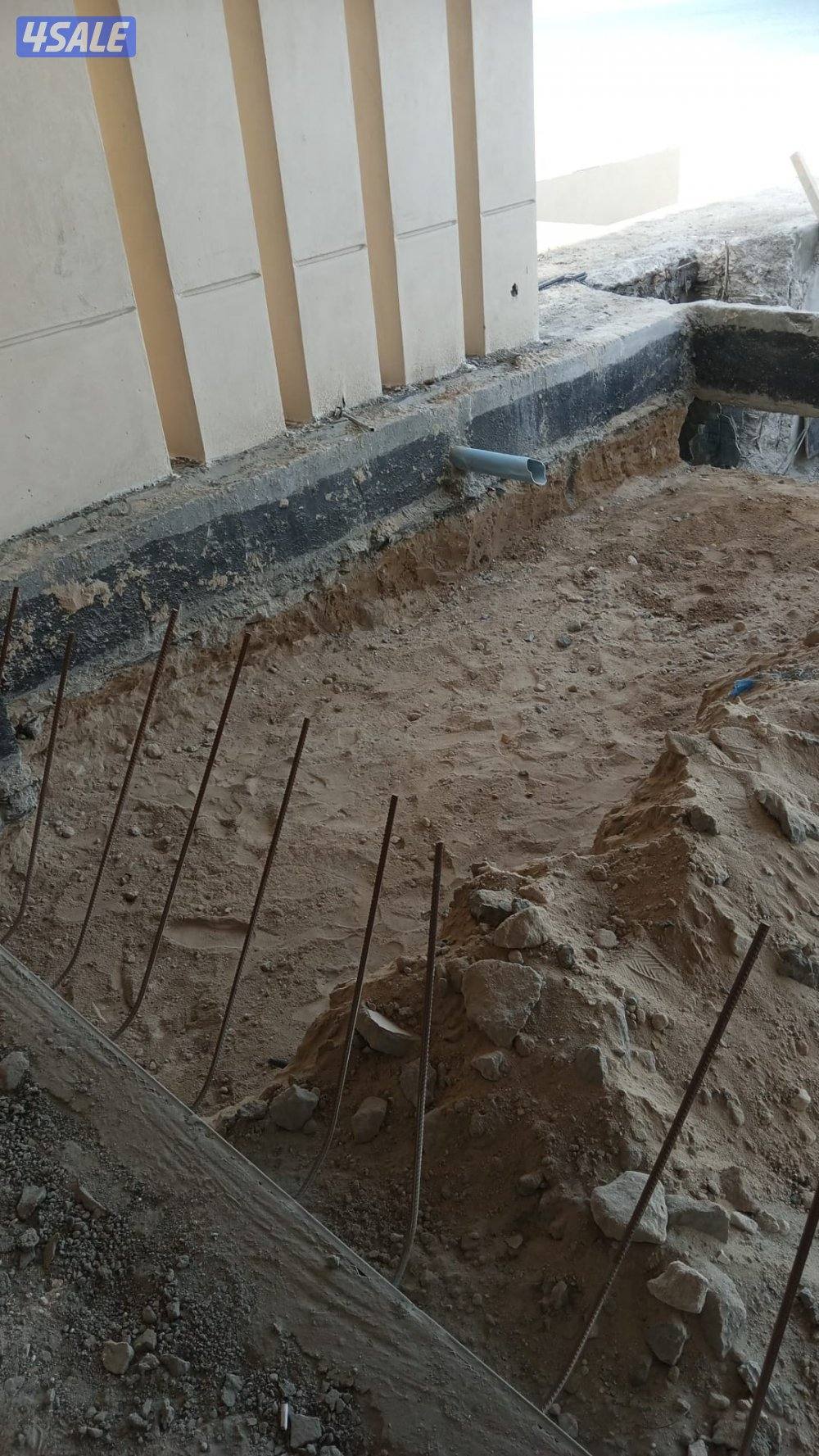 مهندس مدني سوداني هيكل أسود وتشطيبات سيارة - خبرة تنفيذية.1