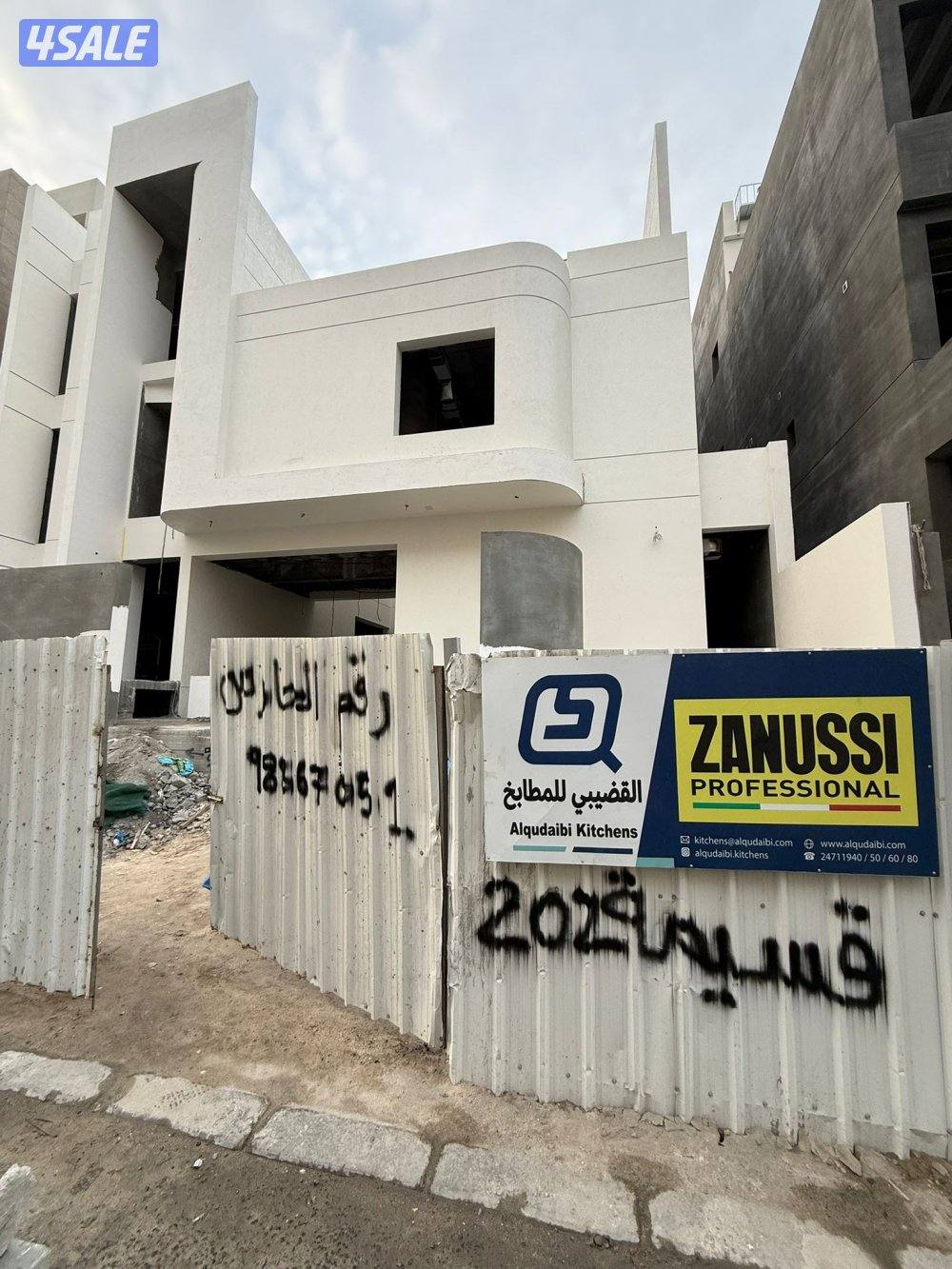 مهندس مدني سوداني هيكل أسود وتشطيبات سيارة - خبرة تنفيذية.2