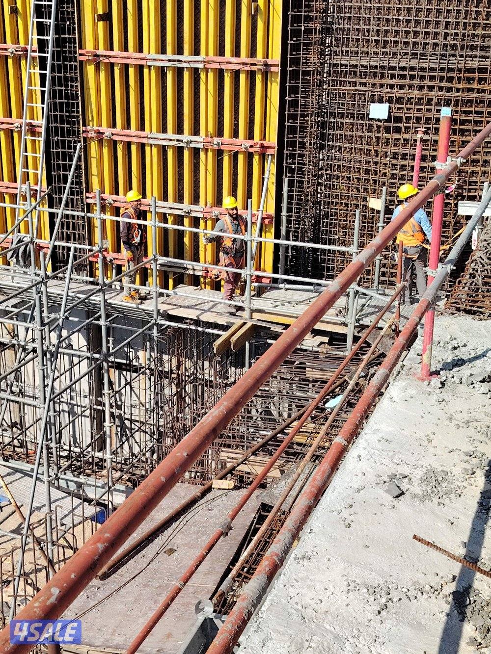 مهندس مدني سوداني هيكل أسود وتشطيبات سيارة - خبرة تنفيذية.8