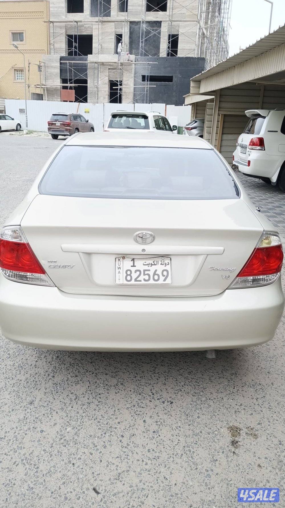 للبيع كامري موديل 2006 وارد الساير 6 سلندر نظيف جدا استعمال يومي0
