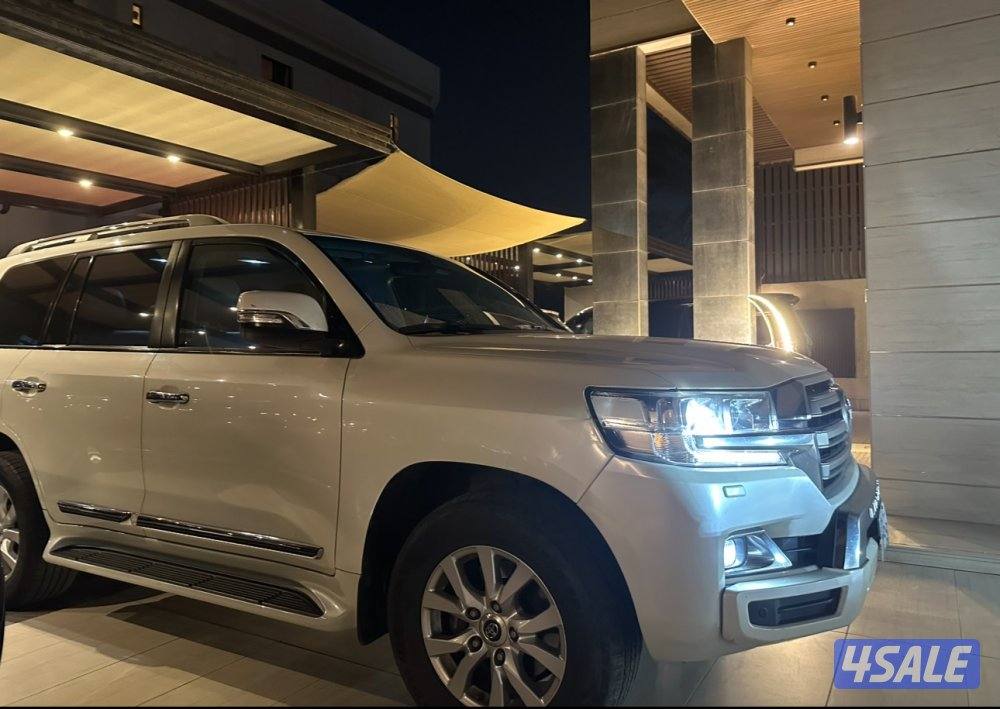 لاند 2018 الممشى117 ثمانيه سلندر8. GXRاعلى مواصفات شرط الفحص بالكامل2