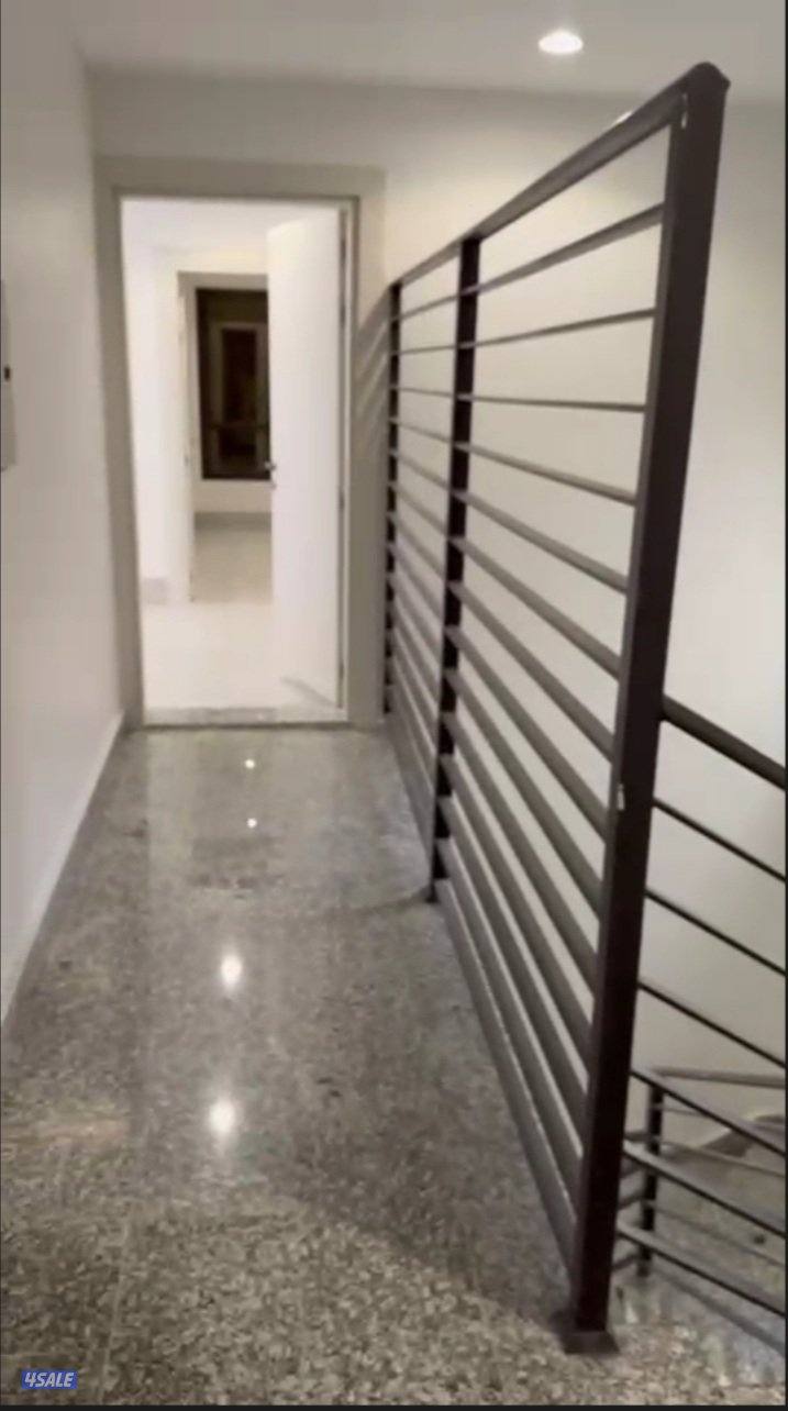 للإيجار منطقه المطلاع شقه مع السطح فقط 200 د.ك1