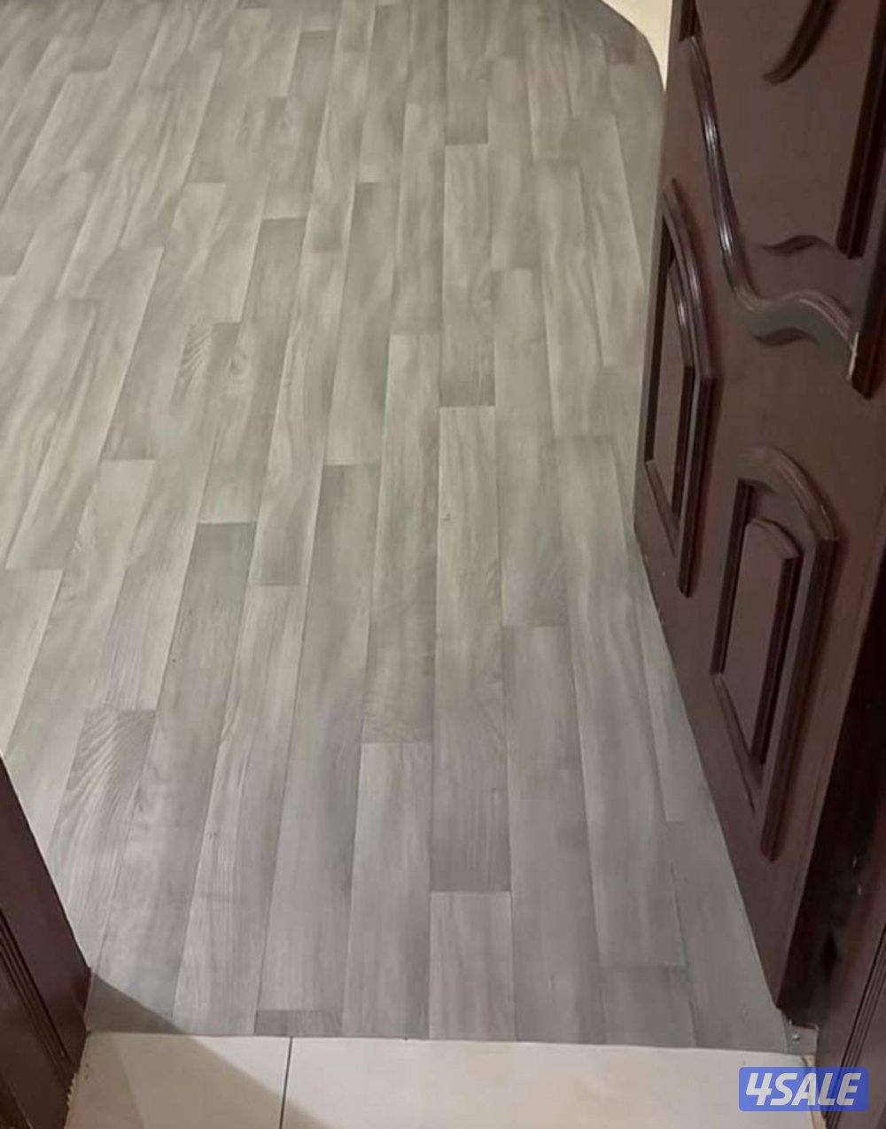 يوجد لدينا جميع انواع السجاد والباركيه12