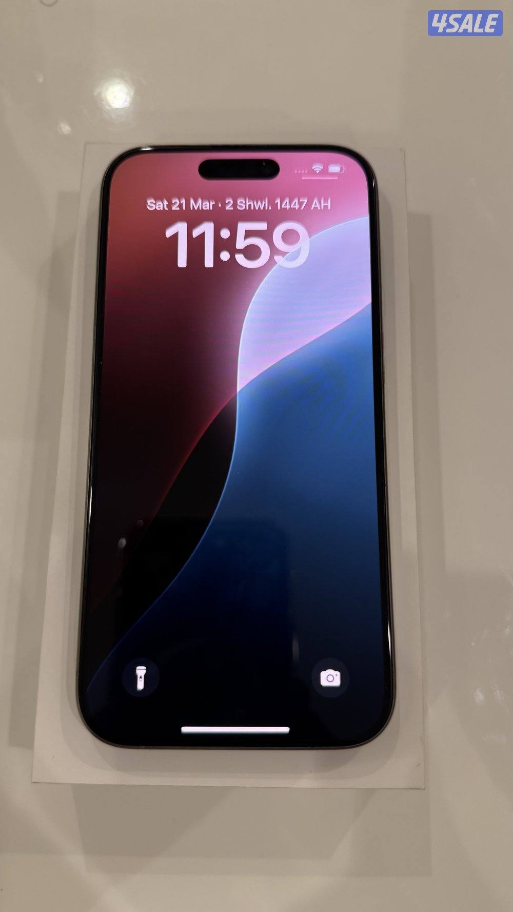 Iphone 15 PRO 256 GB 87% battery percentage.0