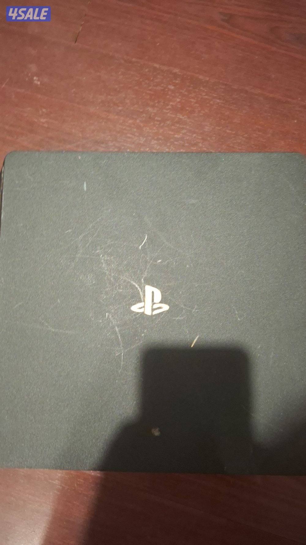 ps4 يشتغل مع ٣ يدات ٢ مايشتغل و ١ يشتغل0