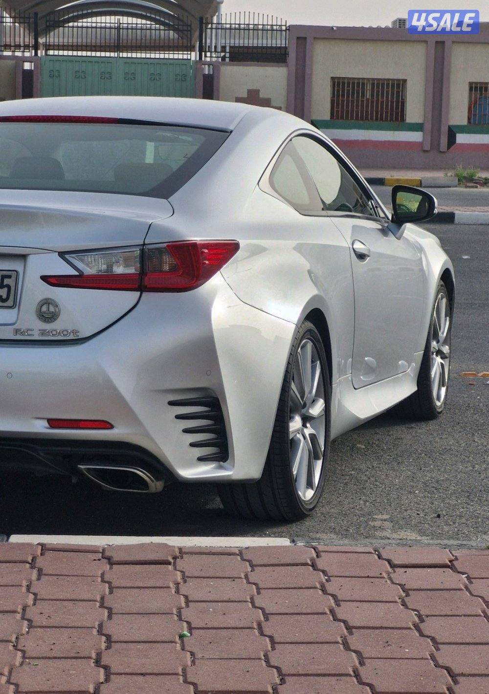 للبيع لكزس RC 200 T / صبغ الوكالة / نظيفة جدا/بحالة الوكالة1