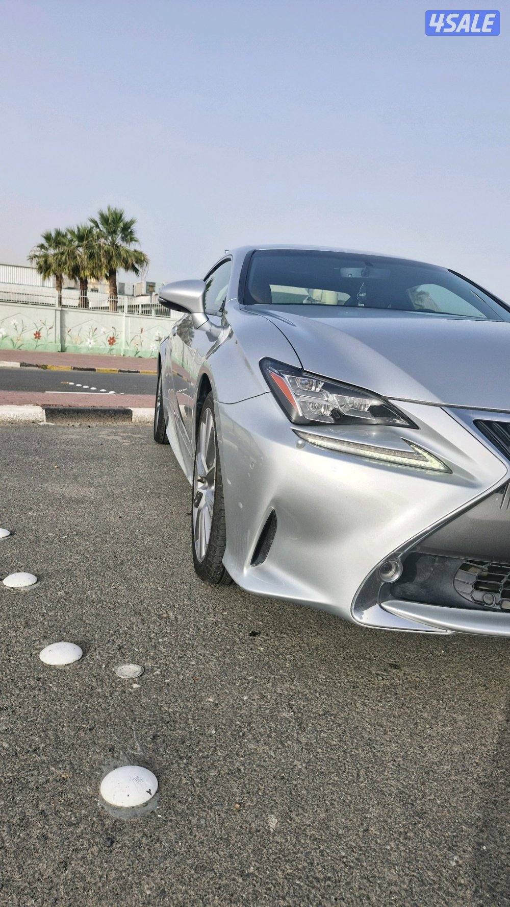 للبيع لكزس RC 200 T / صبغ الوكالة / نظيفة جدا/بحالة الوكالة3