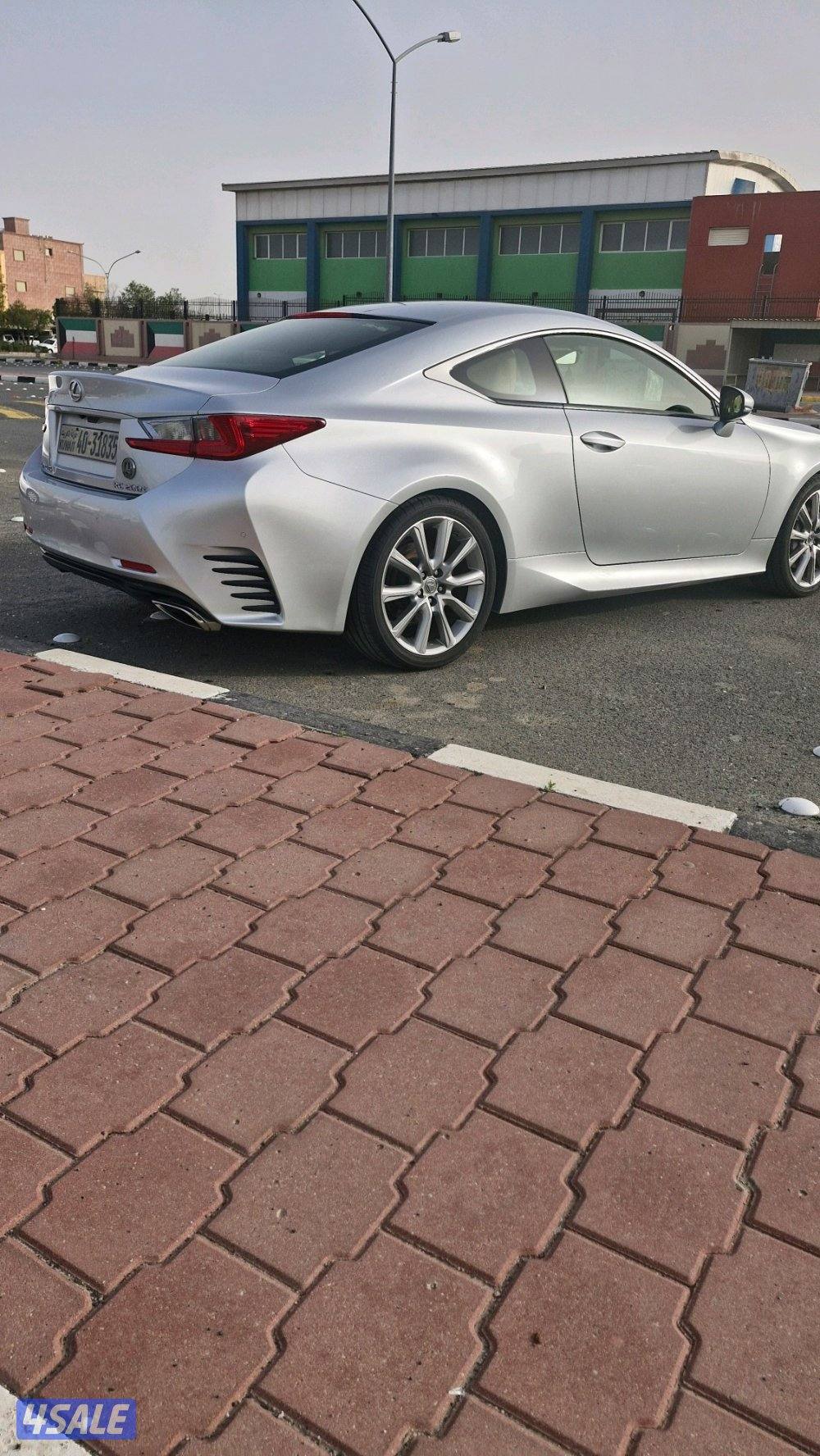 للبيع لكزس RC 200 T / صبغ الوكالة / نظيفة جدا/بحالة الوكالة5