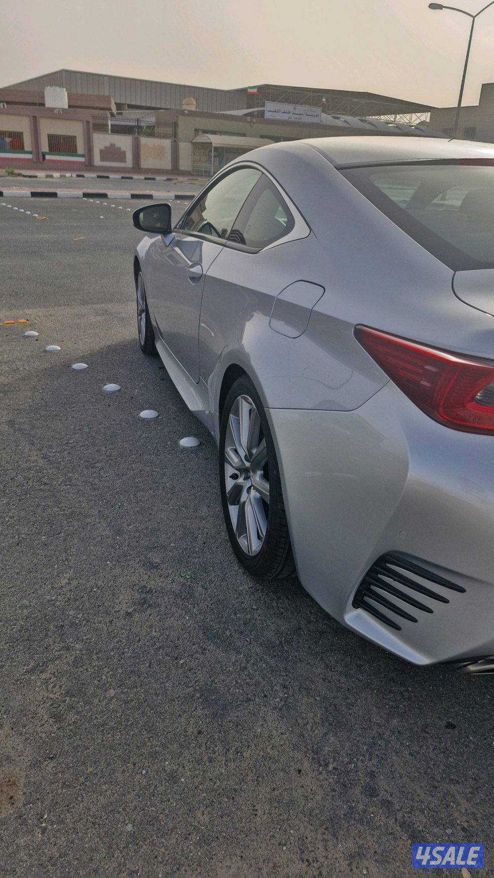 للبيع لكزس RC 200 T / صبغ الوكالة / نظيفة جدا/بحالة الوكالة13