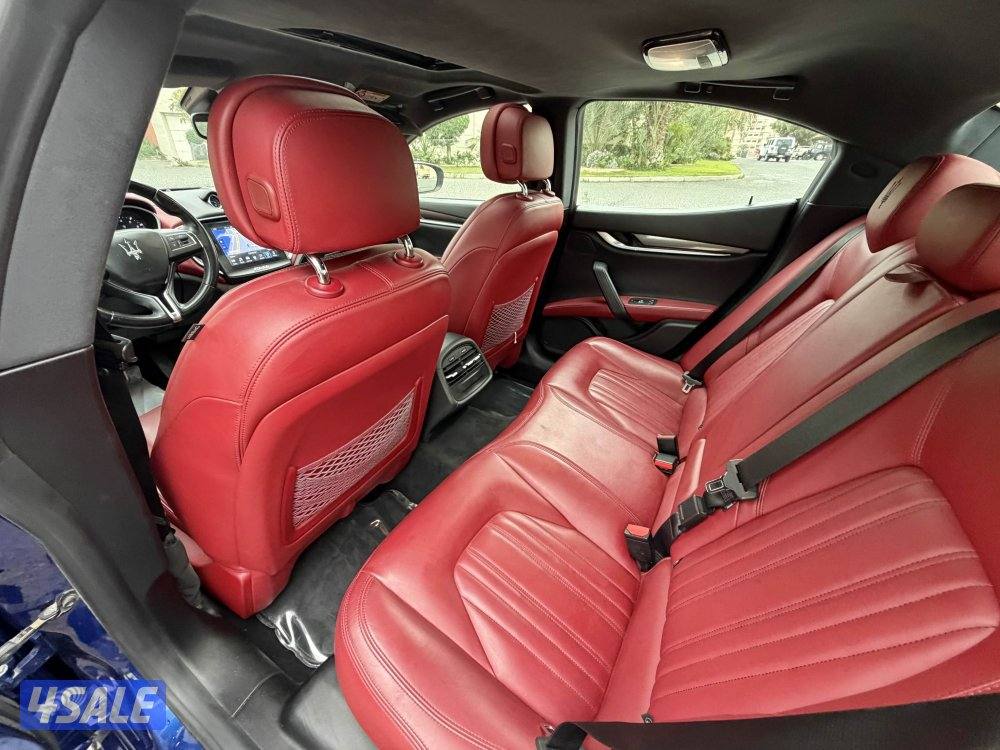 Ghibli full option new shape excellent conditions 20177