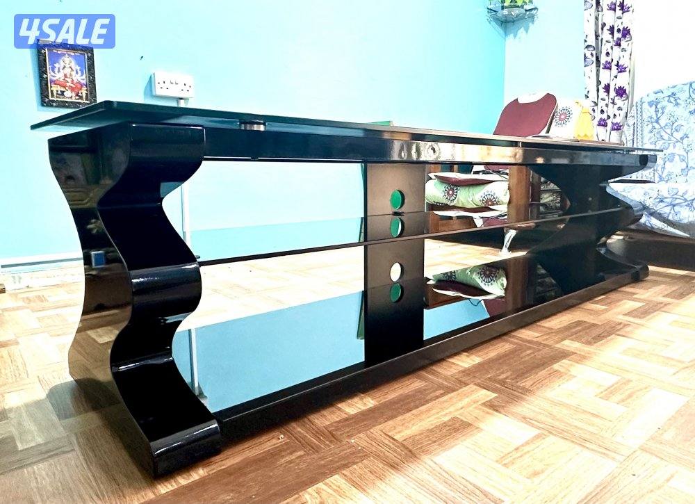 DIXON BLACK GLASS TOP TV TABLE, 3 months old, Like NEW, No scratches14