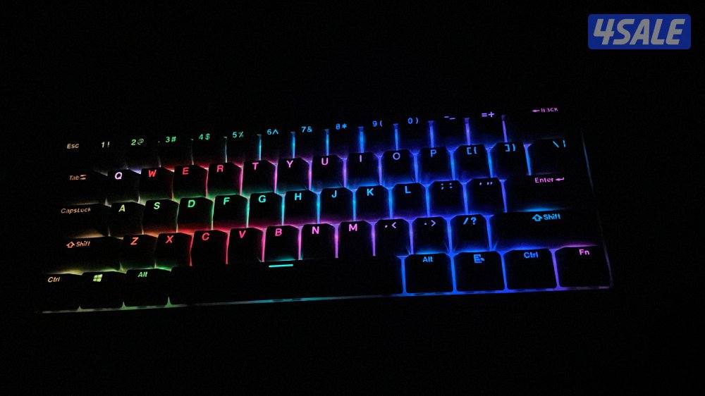 للبيع كيبورد نادر وشغال وشبه جديد يشتغل بسلك او بلوتوث0