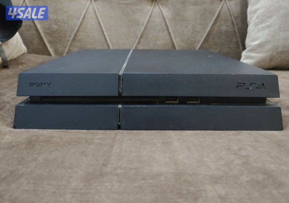 سوني 4 حاله جيدة جداً مع اغراضها0