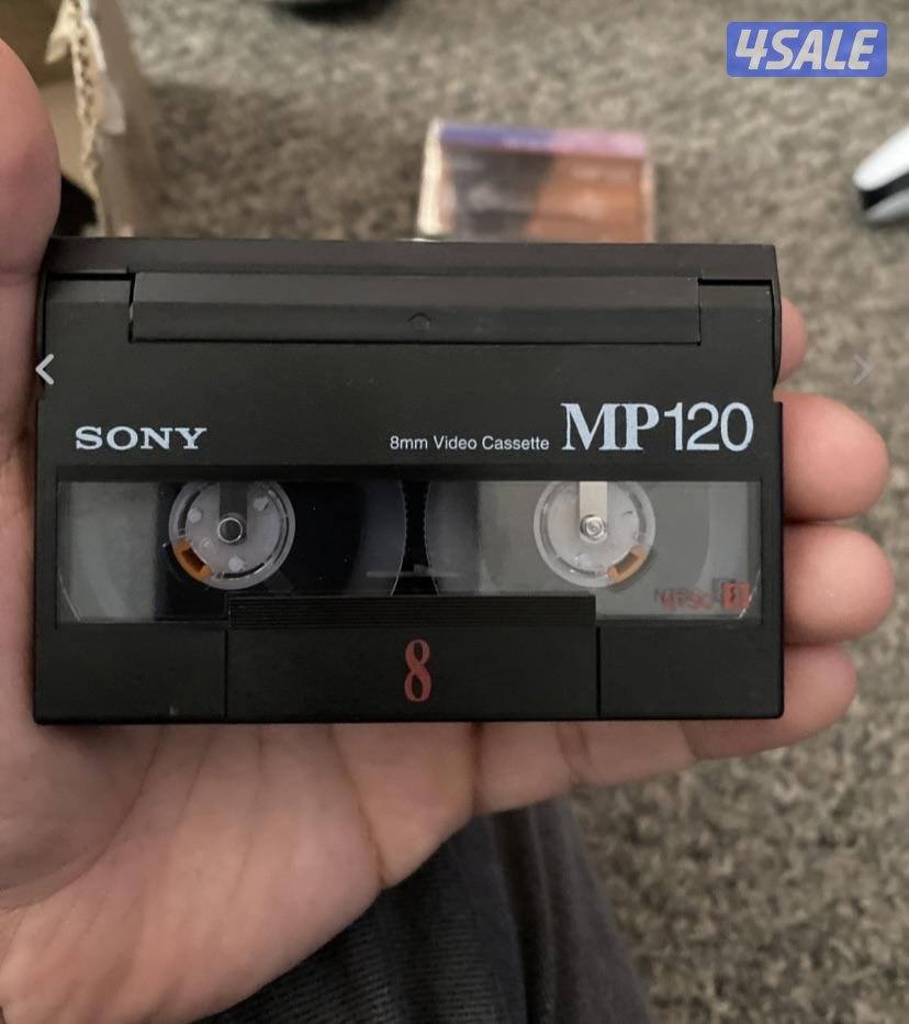 للبيع كاميرا فيديو سامسونج تشغل شريط 8 مل جديدة بالكرتون2