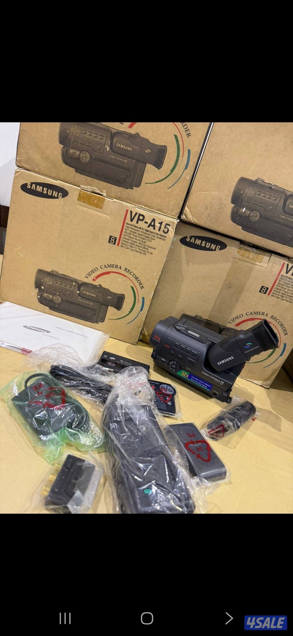 للبيع كاميرا فيديو سامسونج تشغل شريط 8 مل جديدة بالكرتون4