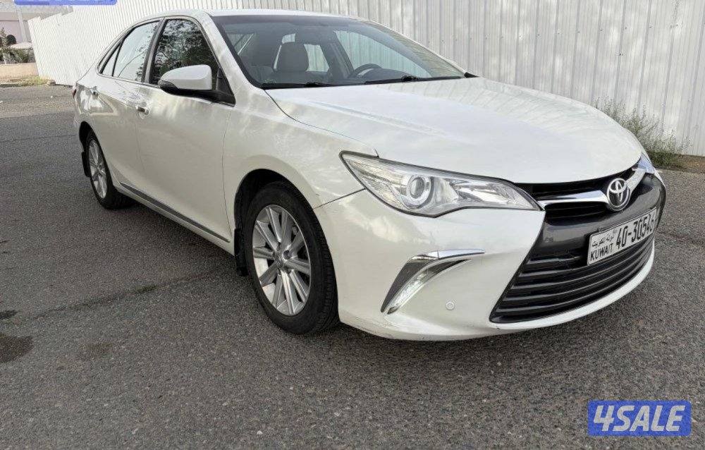 للبيع كامري2017  كامل المواصفات  المالك الثاني0