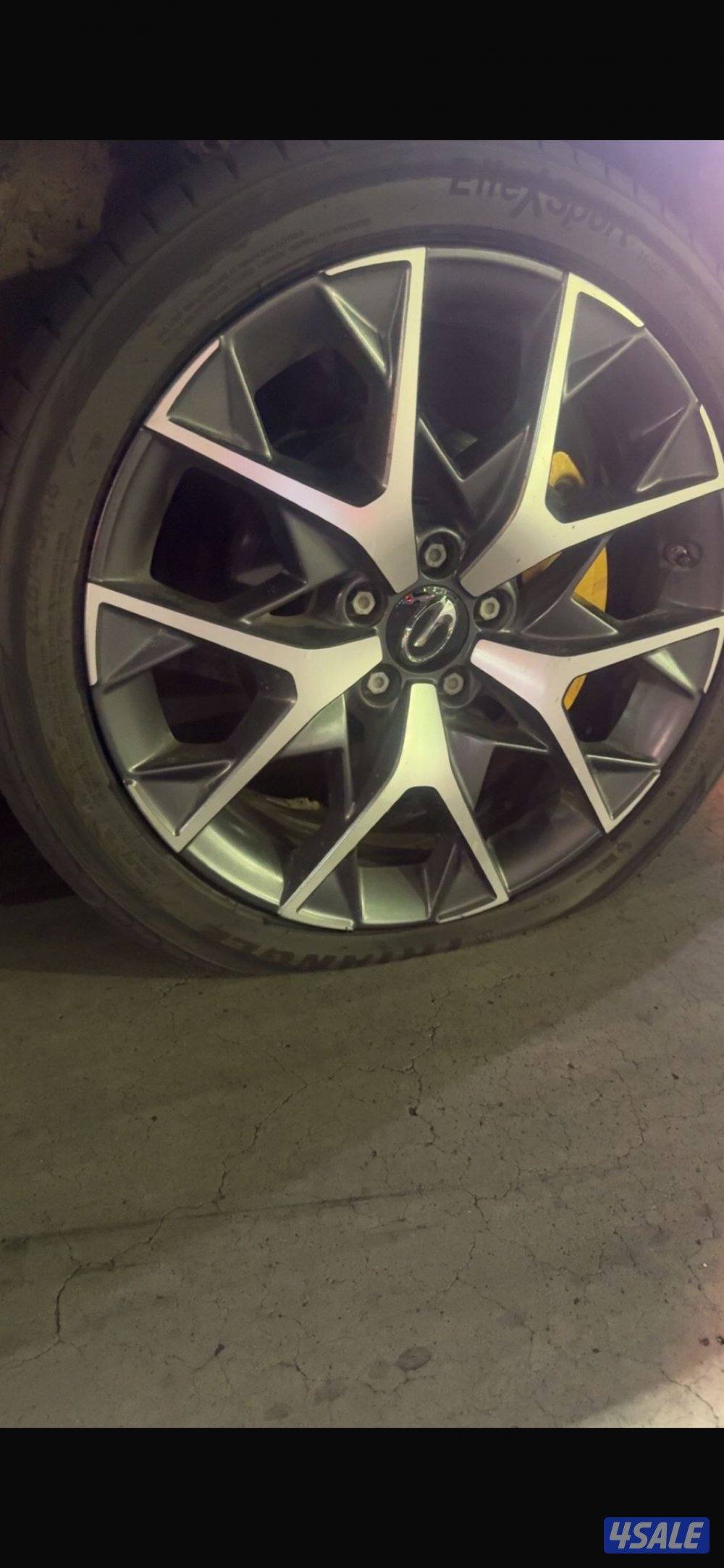 تبديل بطارية بطاريات تواير اطارات خدمة تصليح بنشر تصليح سيارات فحص3