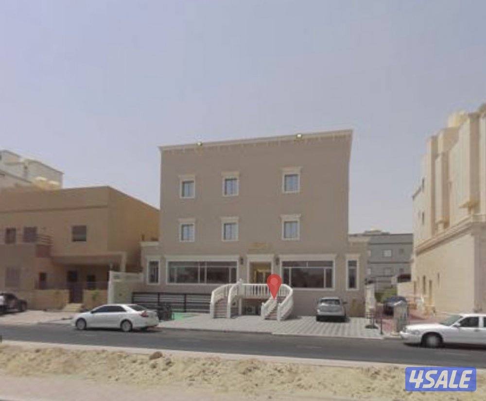 للبيع قسيمه في مدينة صباح الاحمد السكنية ثلاث ادور + نصف سرداب دور ارض1