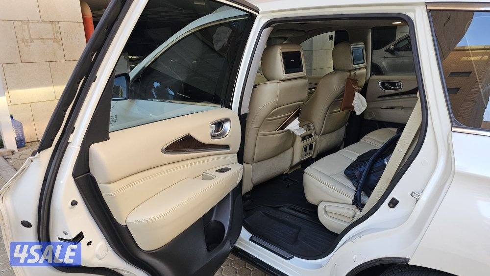 QX 60 super clean low mileage10